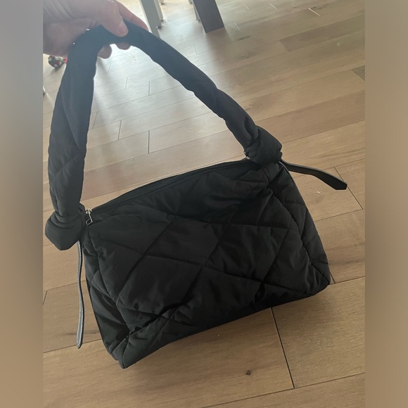 Black Puffer Bag - New condition - Picture 3 of 4